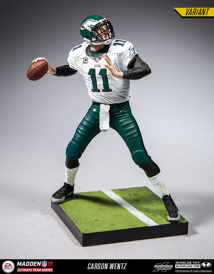 2019 NFL Madden Ultimate Gold Team Philadelphia Eagles Carson Wentz Variant Figure