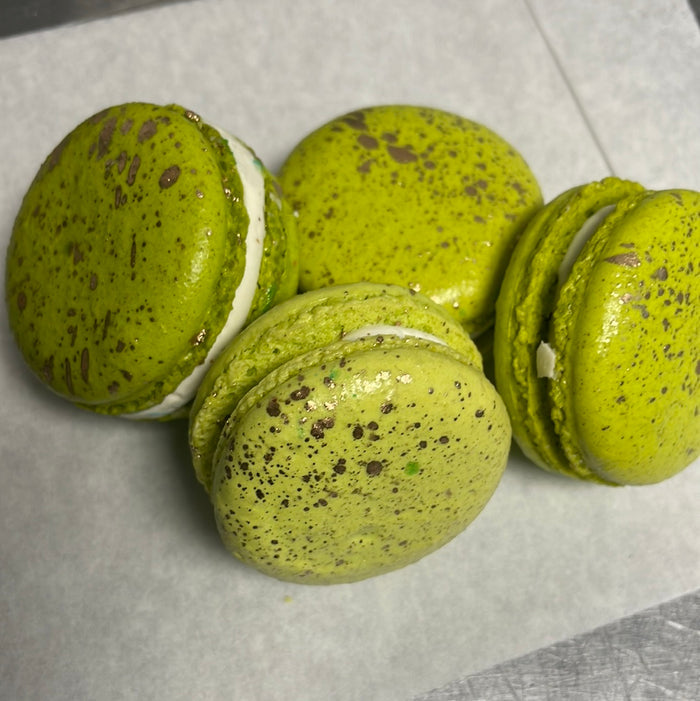 apple pie macarons