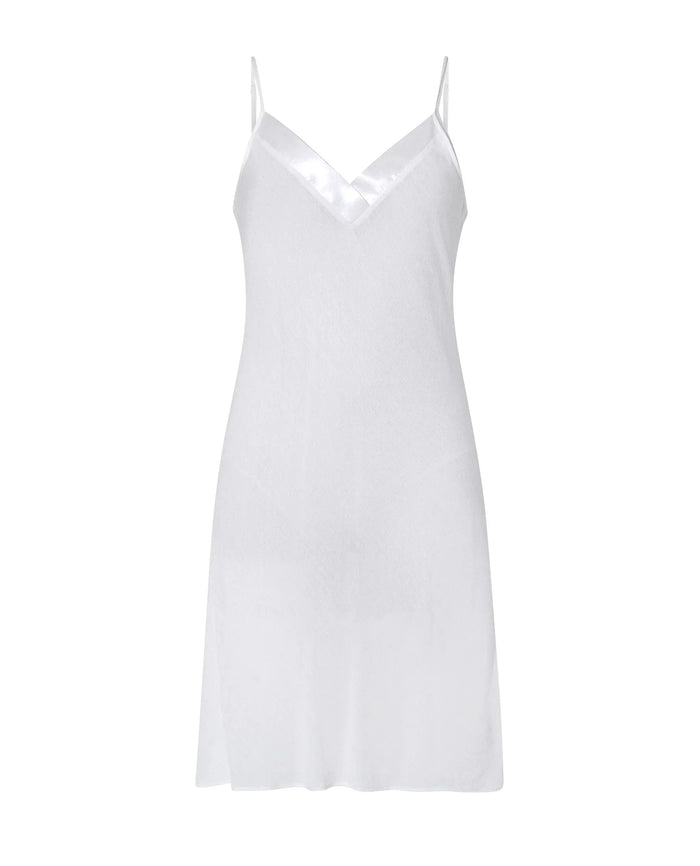 Camisón corto de mujer Lohe, tejido jacquard de viscosa marfil, con vivo de raso y tirantes.
