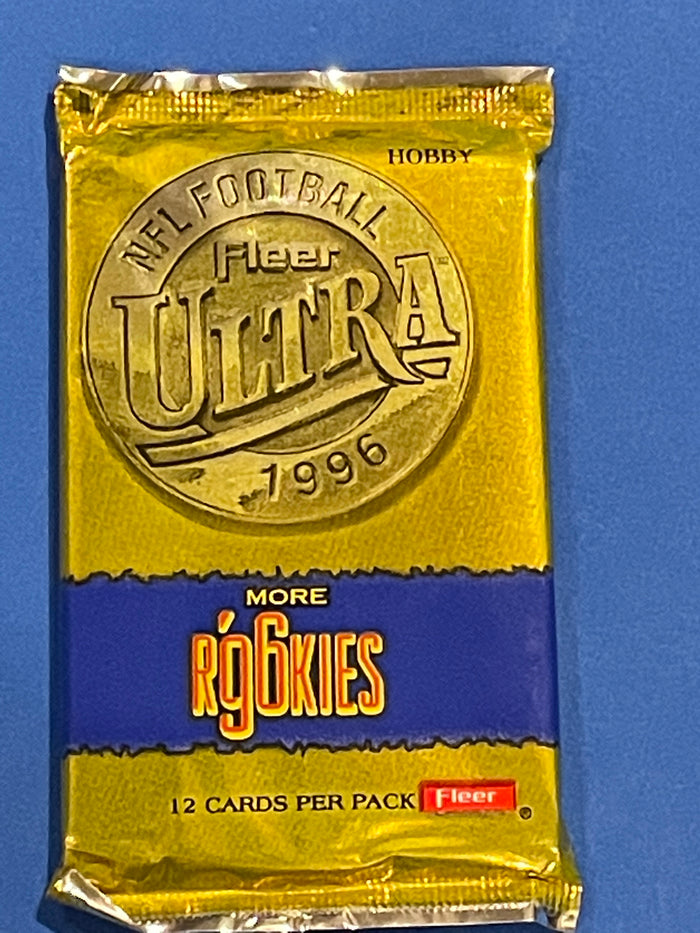 VINTAGE 1996 Fleer Ultra NFL Hobby Football Cards -1 Pack / 12 Cards