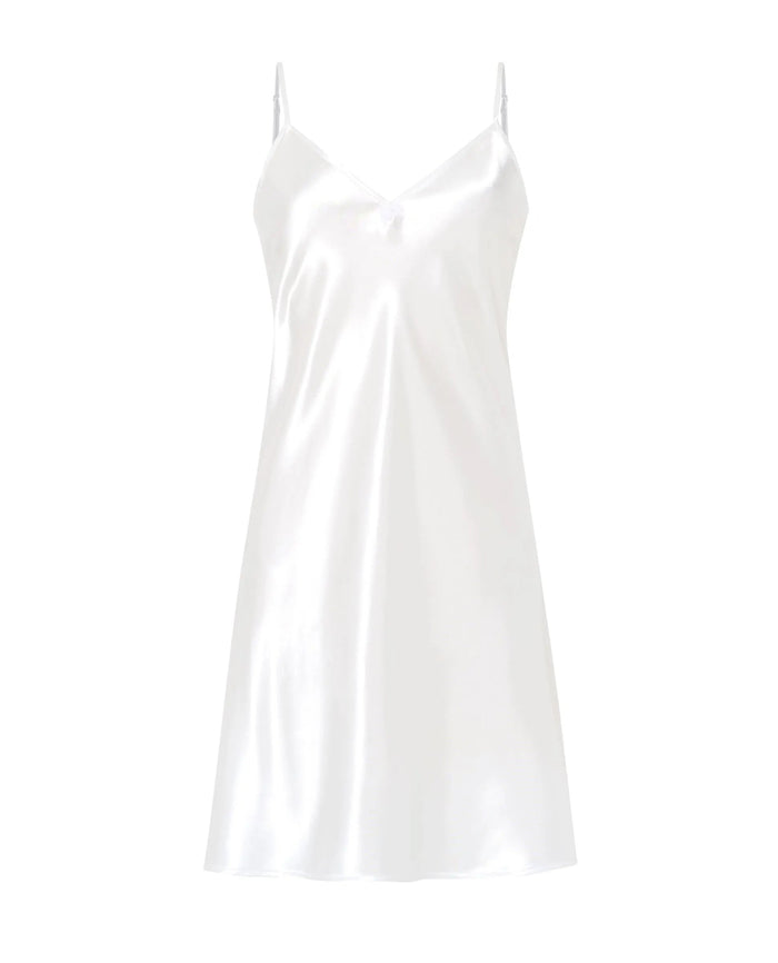 Camisón corto de mujer, tejido raso y tirantes. Color marfil