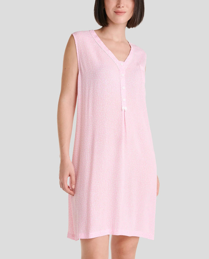 Camisón de mujer sin mangas, jacquard viscosa rosa con topitos blancos, escote en V y botones, bolsillo en pecho