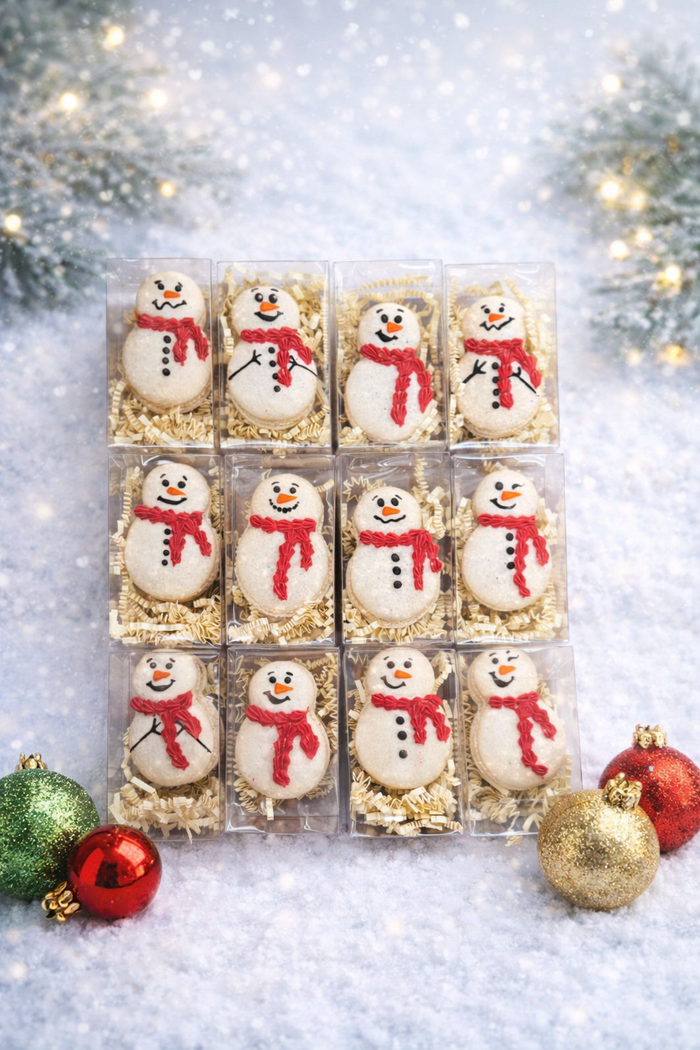 Christmas snowman macaron