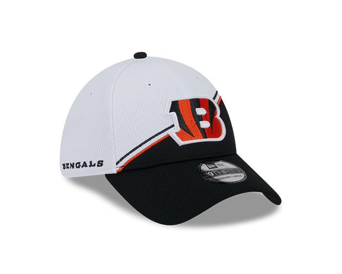 Cincinnati Bengals New Era 2023 Sideline 39THIRTY Flex Hat - White/Black