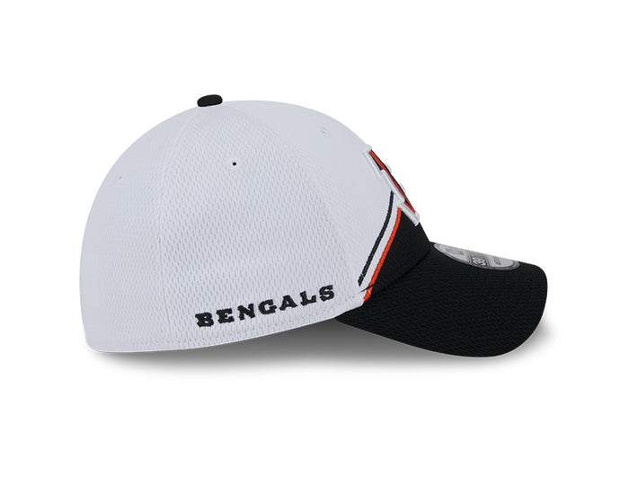 Cincinnati Bengals New Era 2023 Sideline 39THIRTY Flex Hat - White/Black