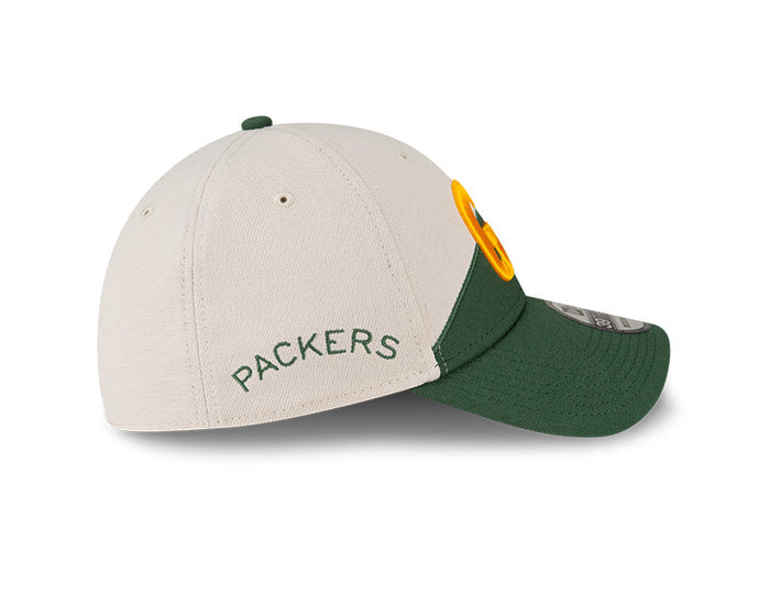 Green Bay Packers New Era 2023 Historic Sideline 39THIRTY Flex Hat - Cream/Green