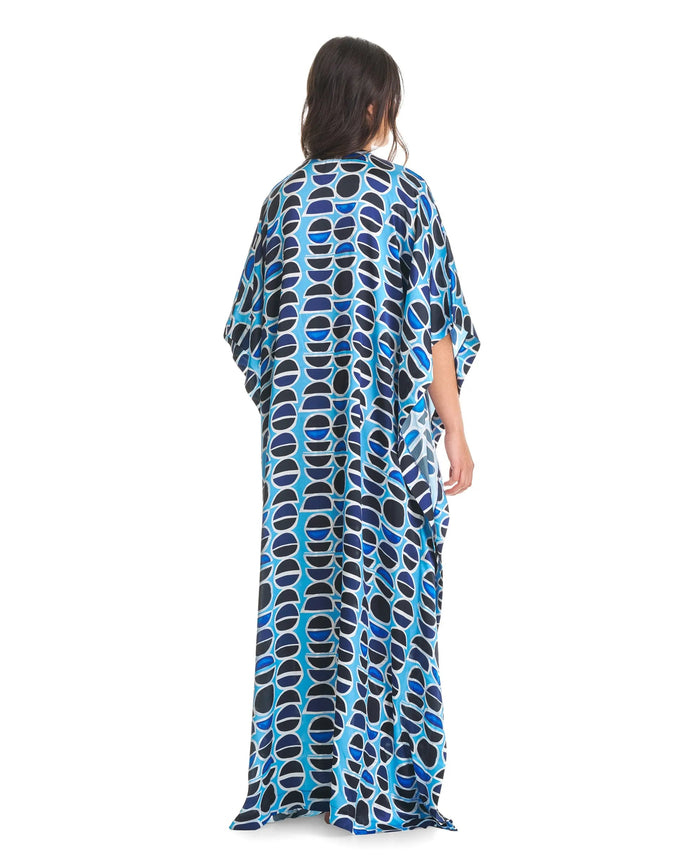 Vista trasera kaftan largo de seda natural y manga mariposa