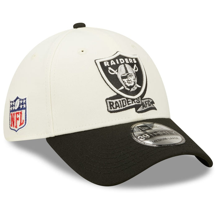 Las Vegas Raiders 2022 Sideline New Era Cream/Black - 39THIRTY 2-Tone Flex Hat