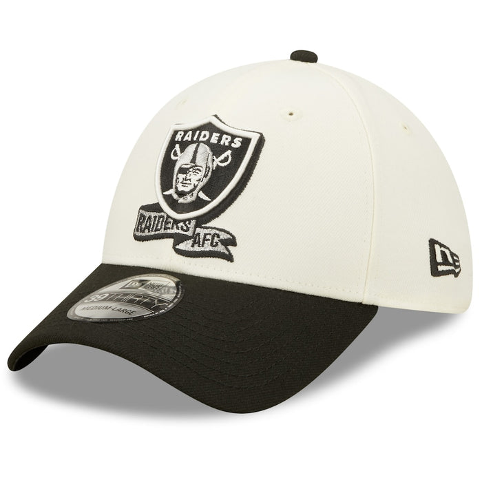 Las Vegas Raiders 2022 Sideline New Era Cream/Black - 39THIRTY 2-Tone Flex Hat