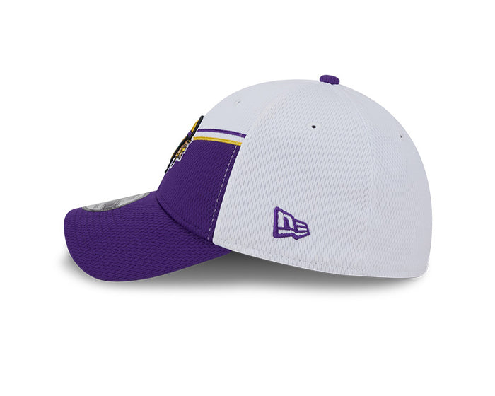 Minnesota Vikings New Era 2023 Sideline 39THIRTY Flex Hat - White/Purple