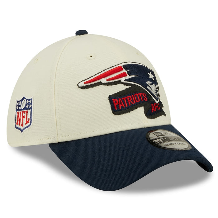 New England Patriots 2022 Sideline New Era Cream/Navy - 39THIRTY 2-Tone Flex Hat