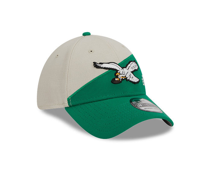 Philadelphia Eagles New Era 2023 Historic Sideline 39THIRTY Flex Hat - Cream/Green