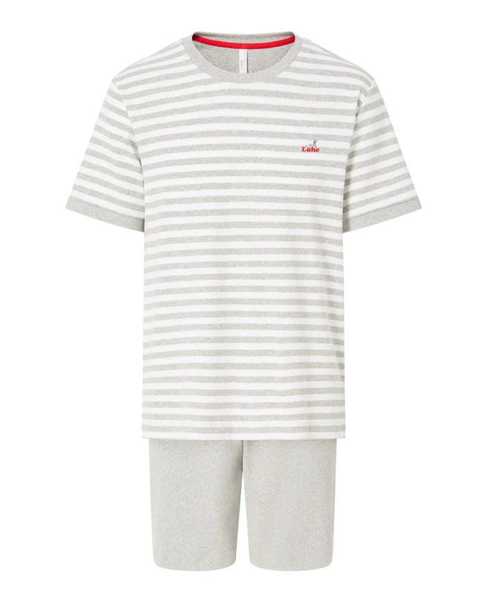 Pijama corto de hombre gris a rayas, cuello redondo manga corta, pantalón corto liso gris.