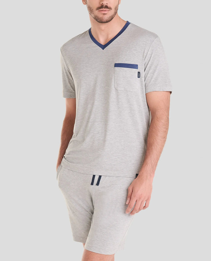 Pijama corto de hombre modal gris con cuello pico y bolsillo a contraste