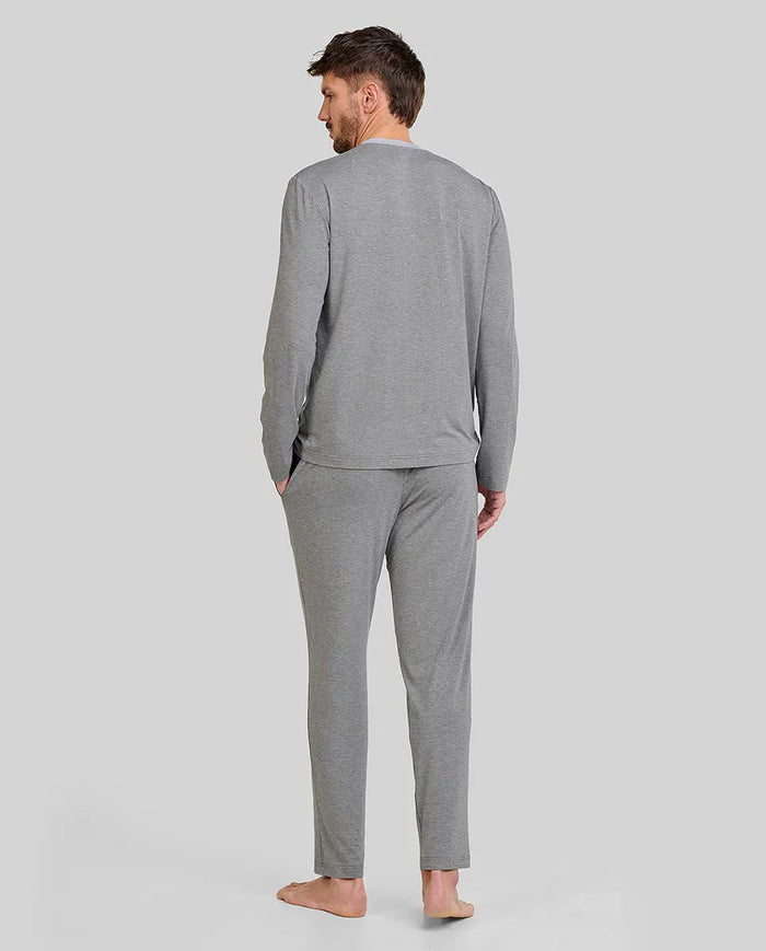 Vista de espaldas de pijama modal gris de hombre para invierno
