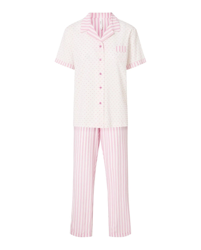 Pijama largo de mujer de verano estampado plumeti con rayas fucsia, chaqueta manga corta abierta con botones y adorno bolsillo