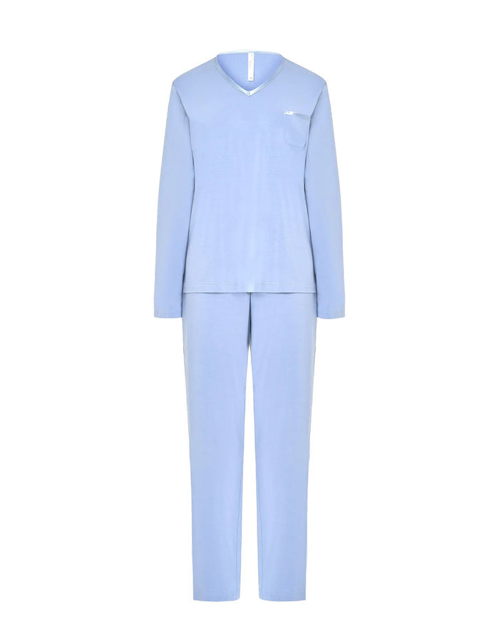 Pijama de mujer en modal azul, escote en pico con raso y pantalón largo con lazo de raso en cintura.