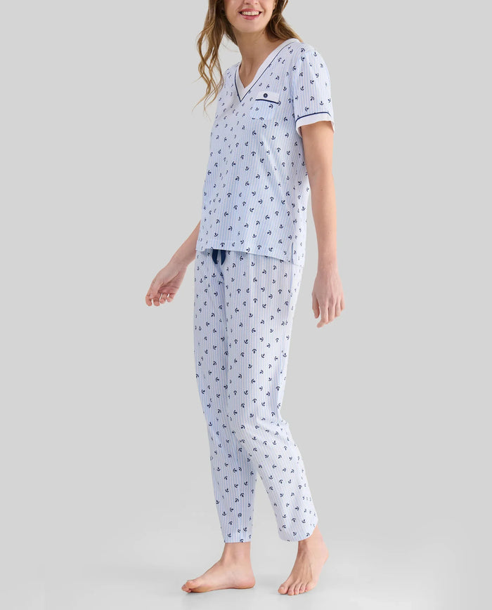 Mujer con pijama largo manga corta en  algodón y modal estampado anclas y cuello pico