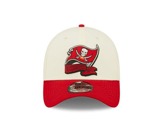 Tampa Bay Buccaneers 2022 Sideline New Era Cream/Red - 39THIRTY 2-Tone Flex Hat