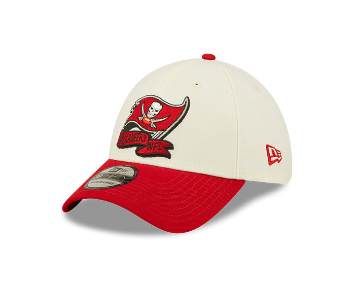 Tampa Bay Buccaneers 2022 Sideline New Era Cream/Red - 39THIRTY 2-Tone Flex Hat