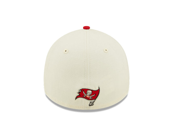 Tampa Bay Buccaneers 2022 Sideline New Era Cream/Red - 39THIRTY 2-Tone Flex Hat