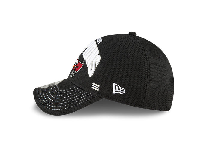 Tampa Bay Buccaneers New Era Black Super Bowl LV Champions - Locker Room 9FORTY Snapback Adjustable Hat