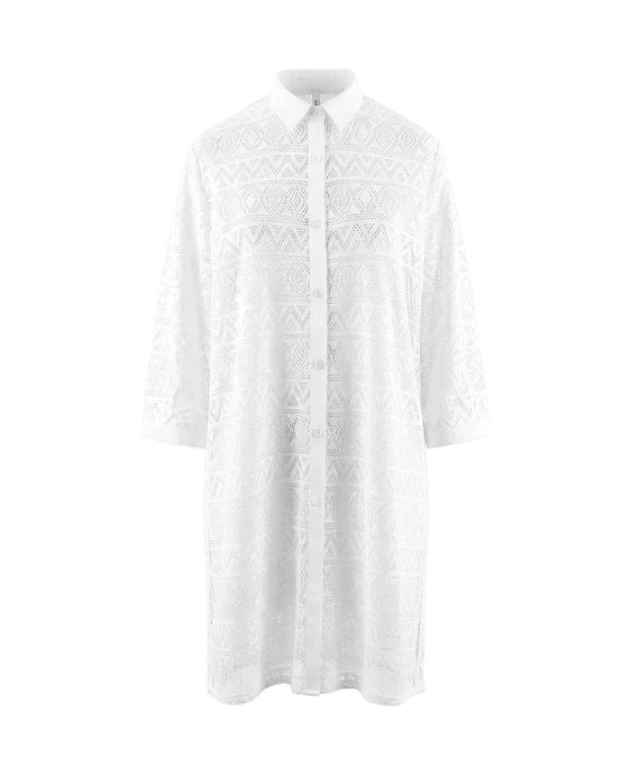 Vestido de baño blanco corto con manga en punto desagujado abierto con botones, cuello y vista de raso.