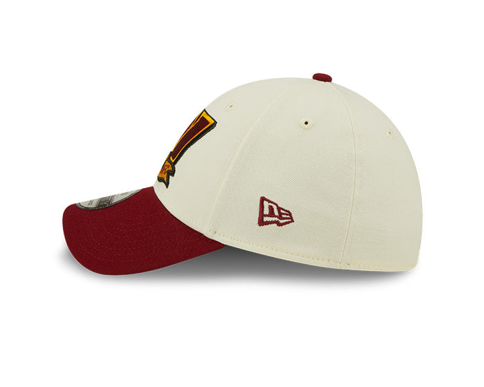 Washington Commanders 2022 Sideline New Era Cream/Red - 39THIRTY 2-Tone Flex Hat